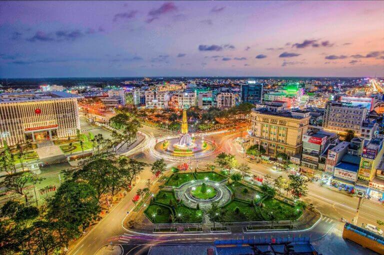 ca mau city centre at night time