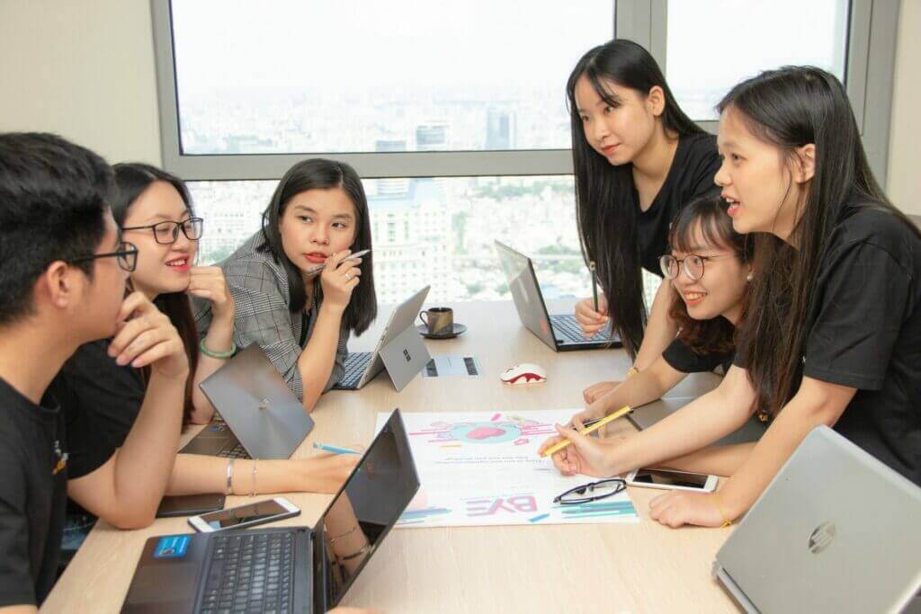 Oue website development team in a meeting at our web design saigon office.